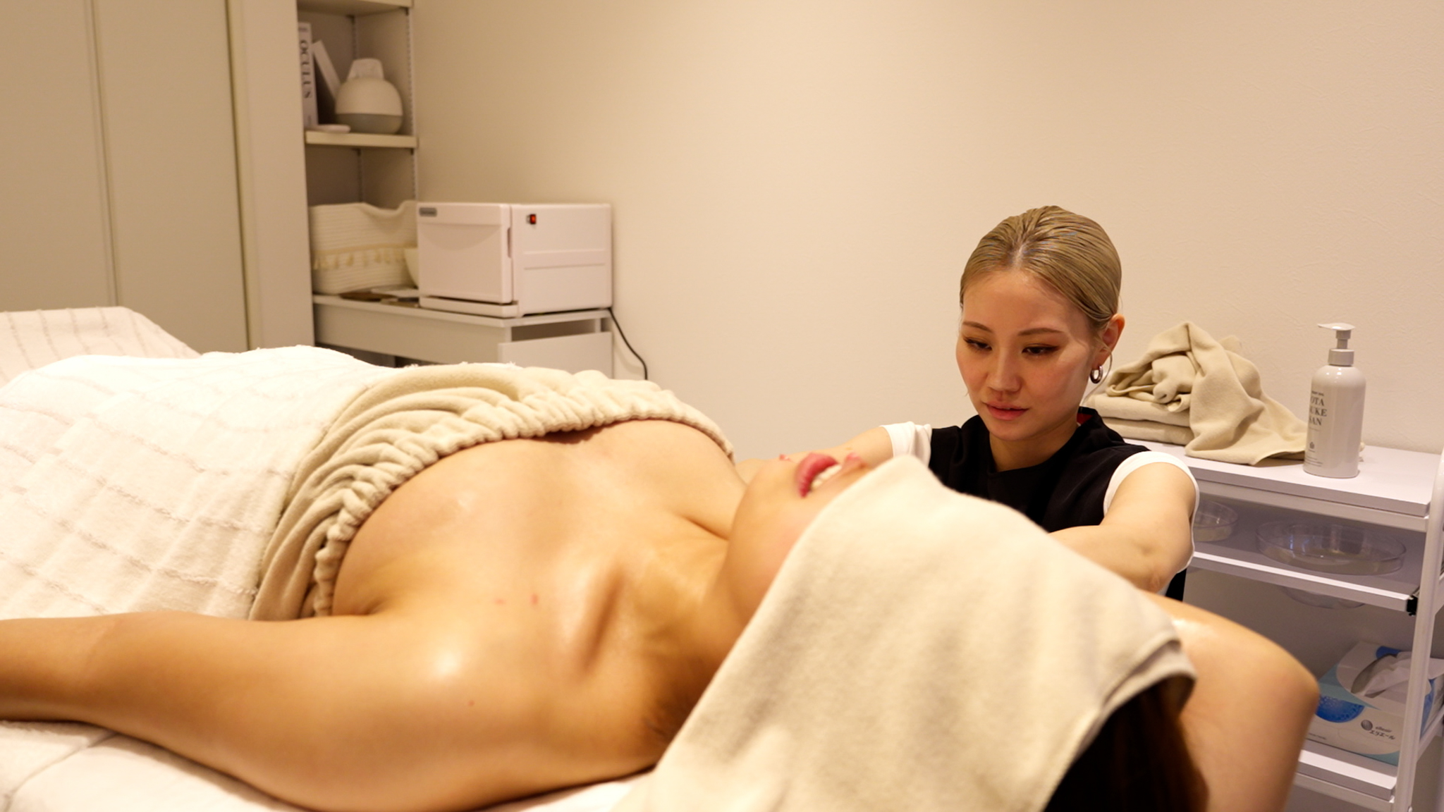 痩せ型でも美バスト | 岡山のエステならÉ M E private beauty salon【小顔・バストアップ】